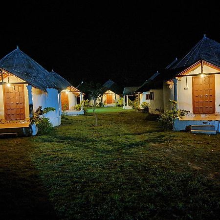 Modhera Sunrise Resort - Tents Bhungas Jungle Restaurants & Candlelight Dining Kalri Экстерьер фото