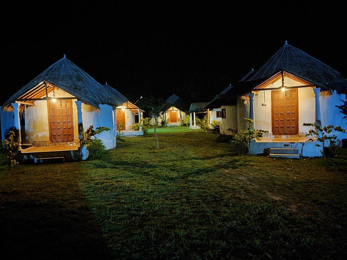 Modhera Sunrise Resort - Tents Bhungas Jungle Restaurants & Candlelight Dining Kalri Экстерьер фото