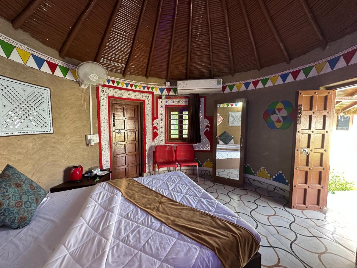 Modhera Sunrise Resort - Tents Bhungas Jungle Restaurants & Candlelight Dining Kalri Экстерьер фото
