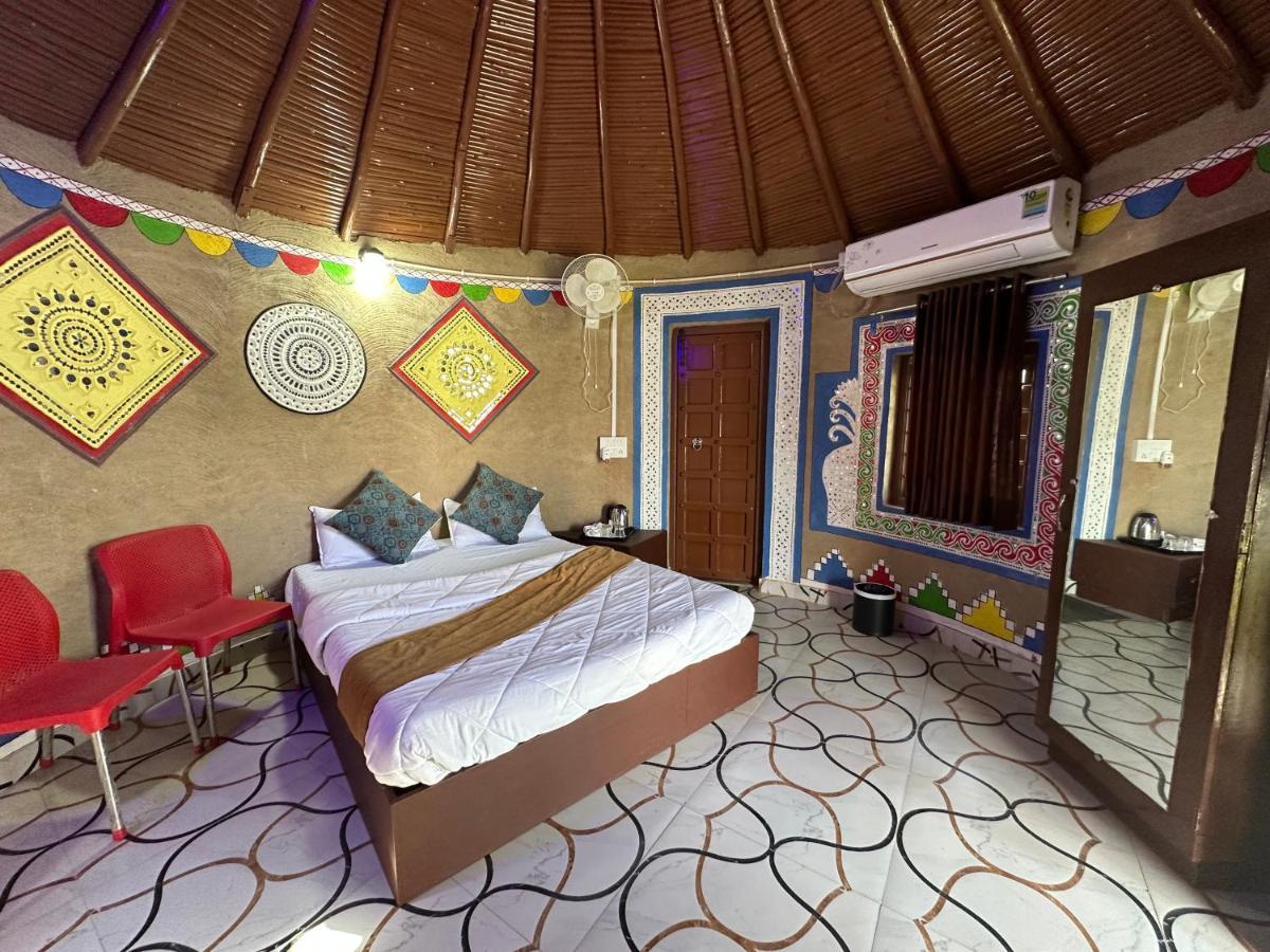 Modhera Sunrise Resort - Tents Bhungas Jungle Restaurants & Candlelight Dining Kalri Экстерьер фото