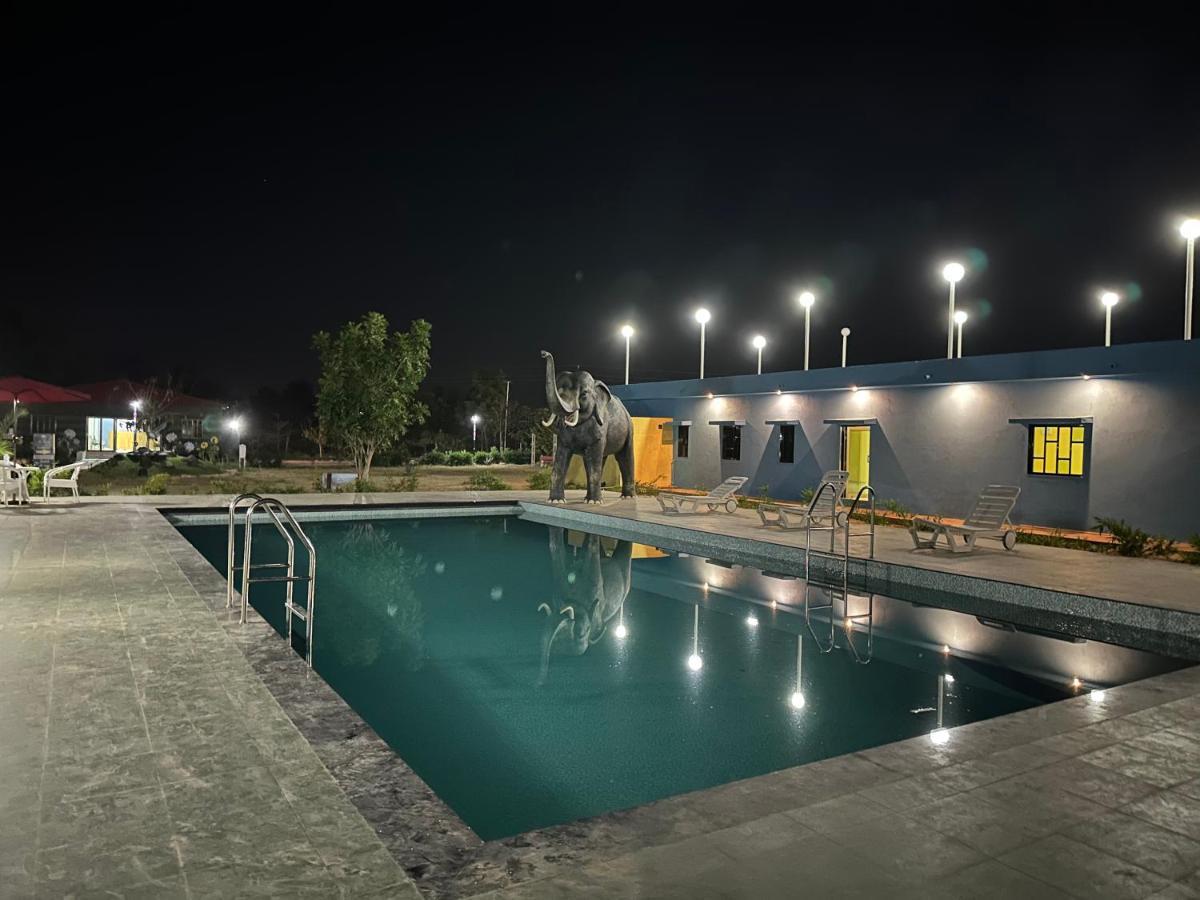 Modhera Sunrise Resort - Tents Bhungas Jungle Restaurants & Candlelight Dining Kalri Экстерьер фото