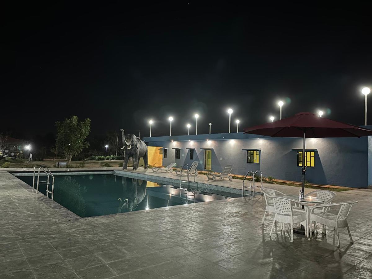 Modhera Sunrise Resort - Tents Bhungas Jungle Restaurants & Candlelight Dining Kalri Экстерьер фото