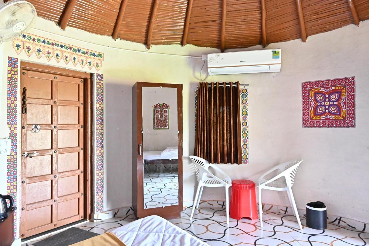 Modhera Sunrise Resort - Tents Bhungas Jungle Restaurants & Candlelight Dining Kalri Экстерьер фото