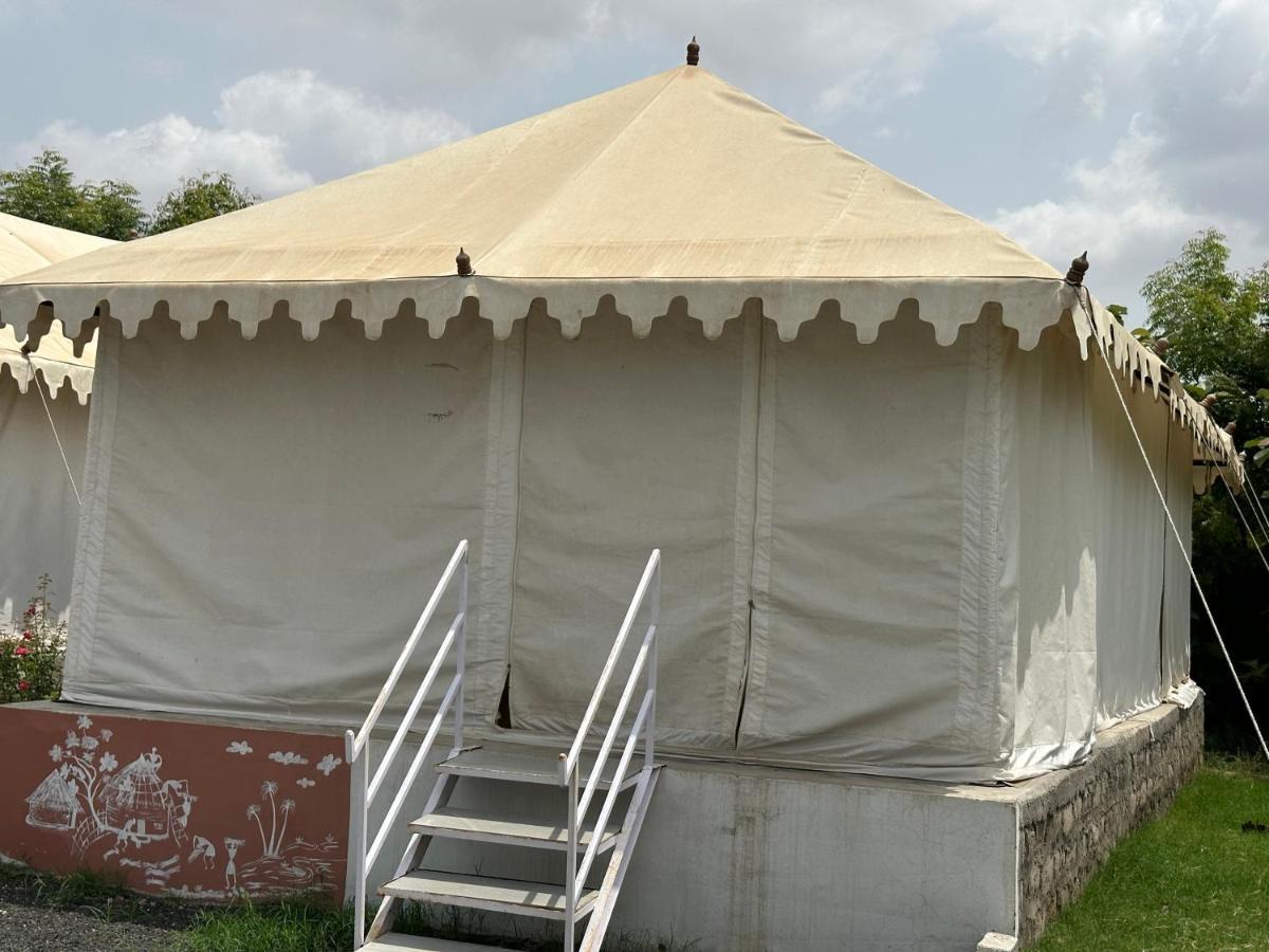 Modhera Sunrise Resort - Tents Bhungas Jungle Restaurants & Candlelight Dining Kalri Экстерьер фото