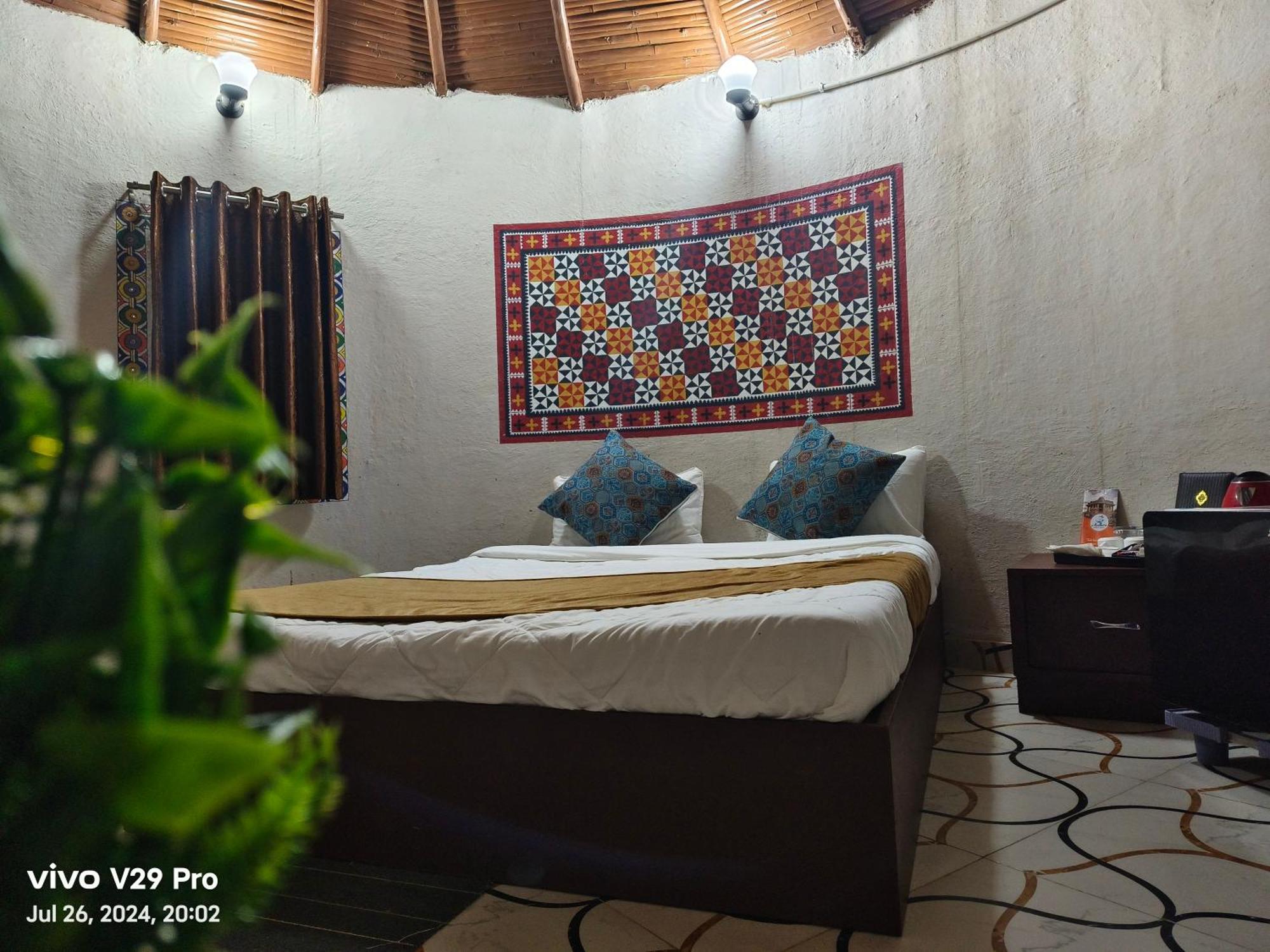Modhera Sunrise Resort - Tents Bhungas Jungle Restaurants & Candlelight Dining Kalri Экстерьер фото