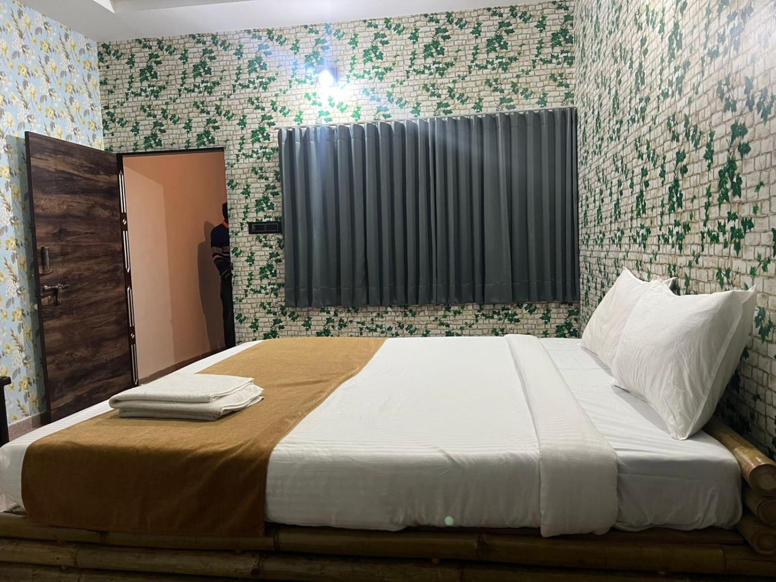 Modhera Sunrise Resort - Tents Bhungas Jungle Restaurants & Candlelight Dining Kalri Экстерьер фото